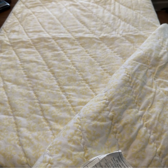 Pottery Barn Kids Lara Paisley Gray Yellow Reversible Toddler Baby Crib Quilt - Picture 13 of 14